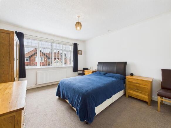 3 bed Semi-Detached for sale Image 6