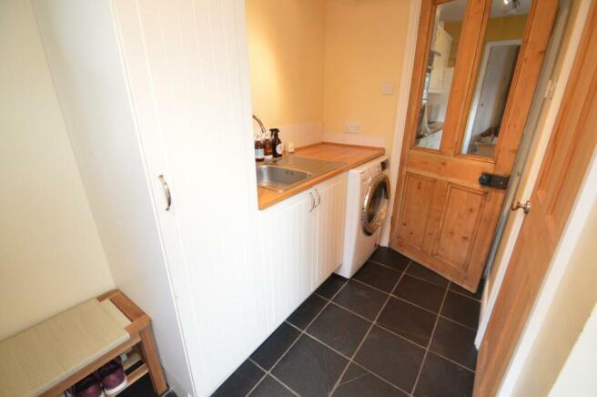 REAR BOOT ROOM/UTILITY