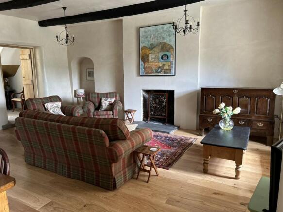 Sitting Room / Dining Room