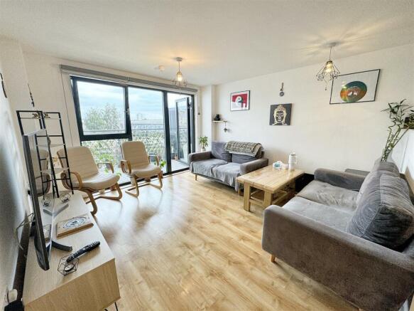 Lounge/Kitchen