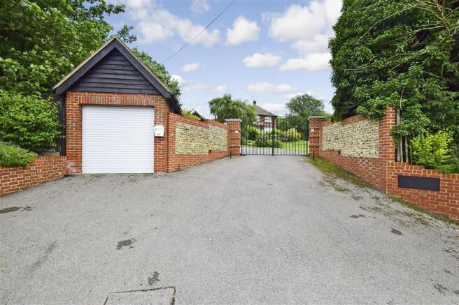 Driveway/Parking
