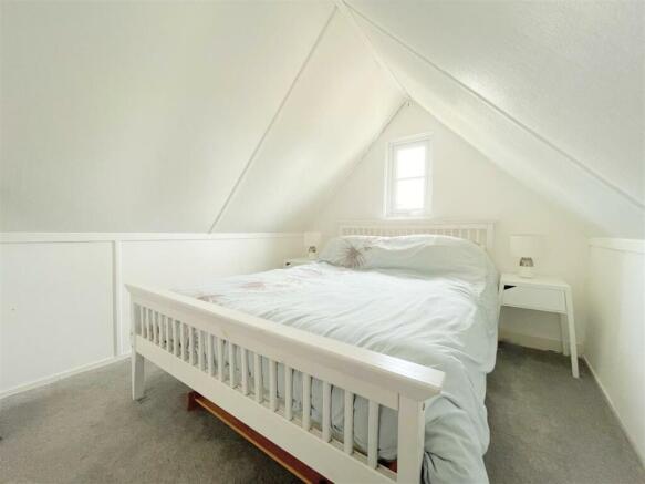 LOFT ROOM