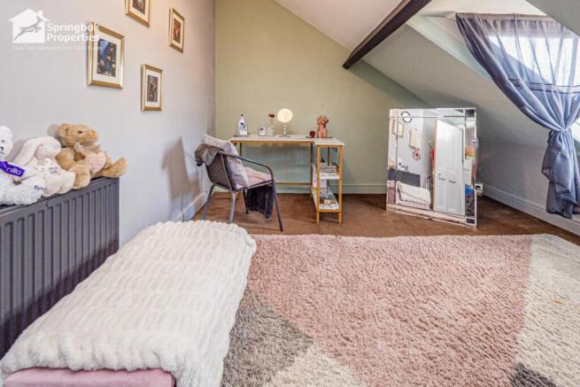 4 bed Maisonette for sale Image 9
