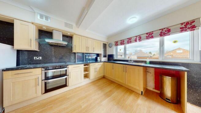 KITCHEN/BREAKFAST ROOM