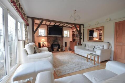 Brighton Road, Salfords, Surrey, RH1