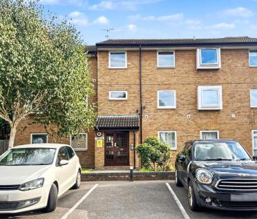 Flat 1, 14 Henfield Road, Wimbledon, SW19 3HU
