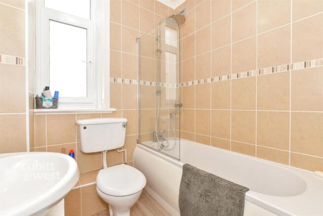 14 Clarehaven Cou...