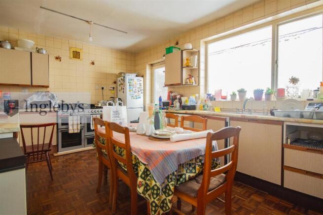 7 bed Terraced for sale Image 9