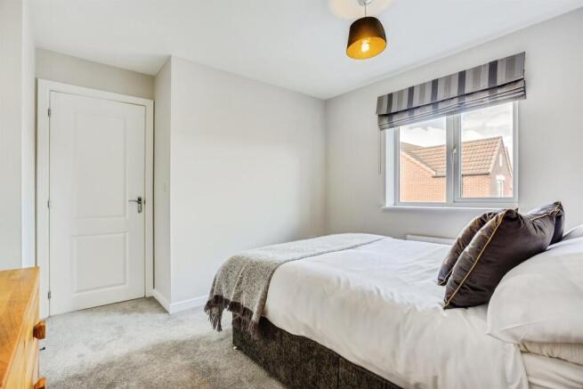 4 bed Detached for sale Image 12