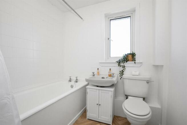 46 Main Street 16.jpg