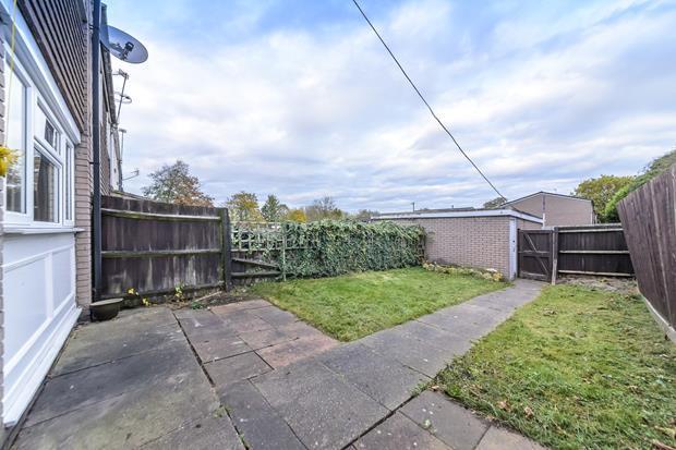 8 WANTAGE. WOODSIDE. TF7 5PA - 07
