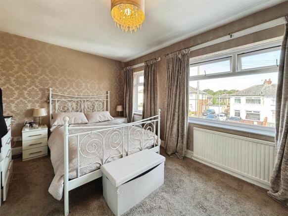 3 bed Semi-Detached for sale Image 7