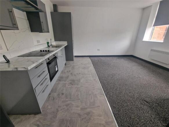 2 bed Apartment to rent Image 4