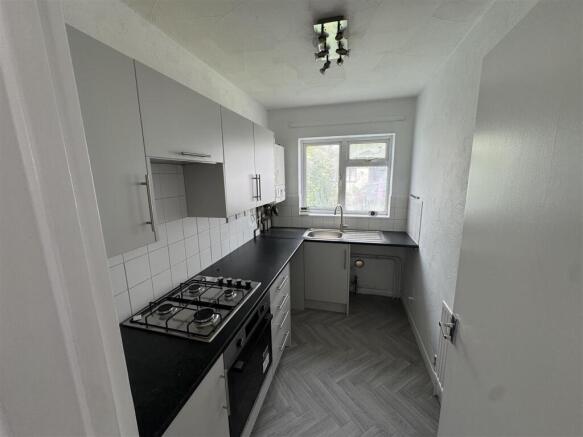 Thelma Avenue, Canvey Island photo 2