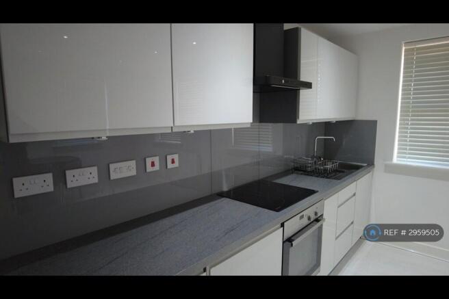 2 bed Semi-Detached to rent Image 10