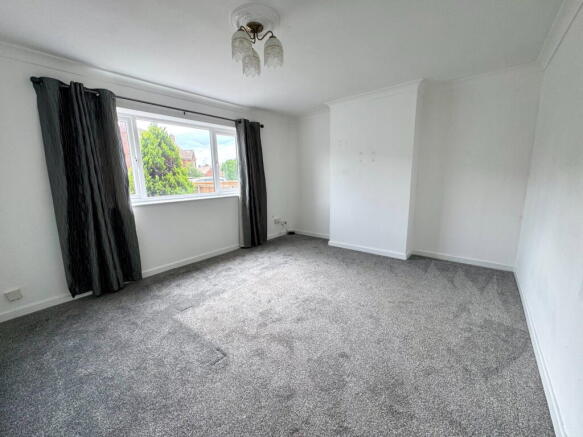 3 bed Semi-Detached to rent Image 4
