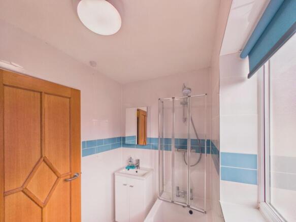 2 bed Semi-Detached Bungalow for sale Image 8