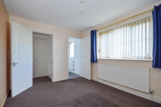 3 bed Detached for sale Image 6