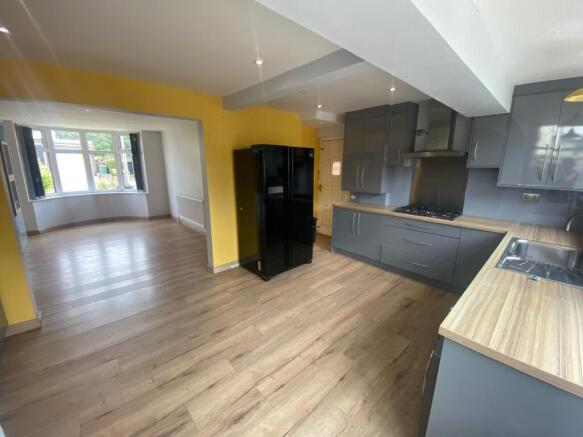 3 bed House to rent Image 5