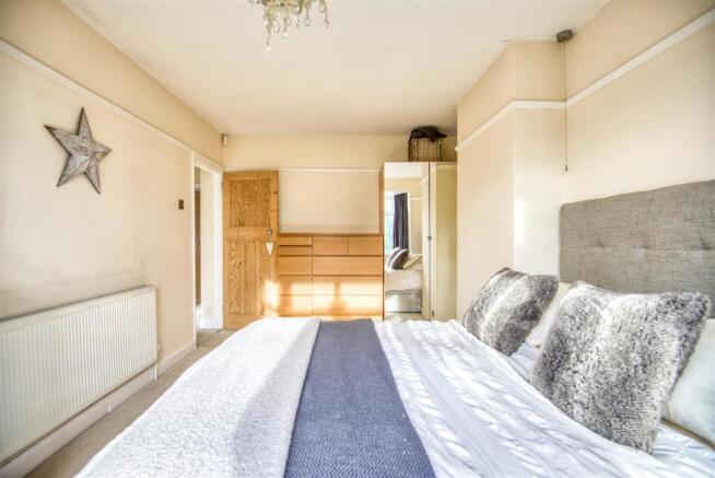 6a Bedroom One.jpg