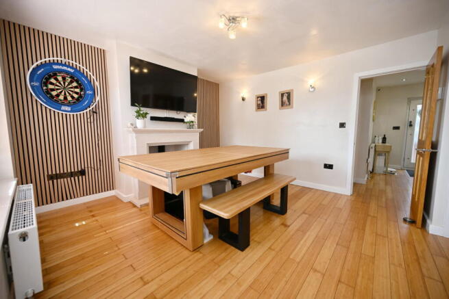 3 bed Semi-Detached for sale Image 8