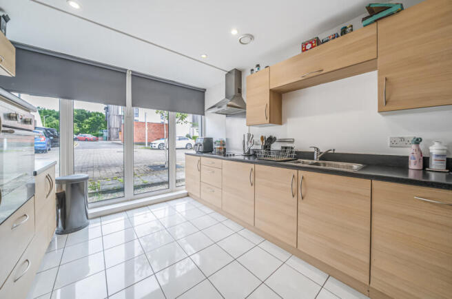 1297166-8-684aa3e...