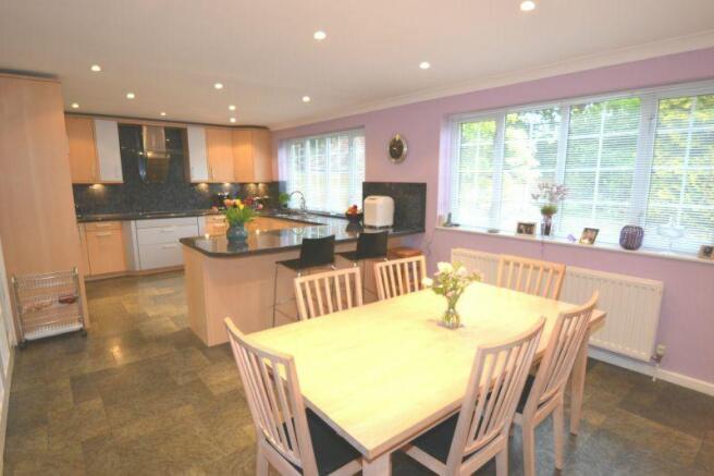 Kitchen/Dining Room