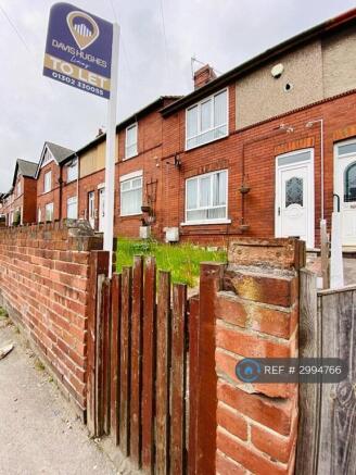 2 bed Terraced to rent Image 7