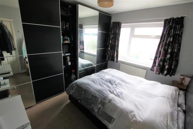 bed1.jpg