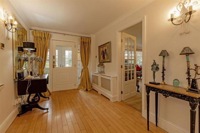 Entrance Hall-1.jpg