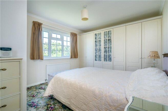 4 bed Detached for sale Image 10