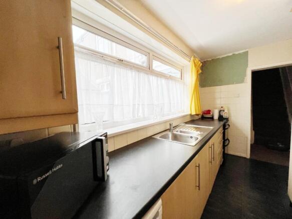 Kitchen 2.jpg