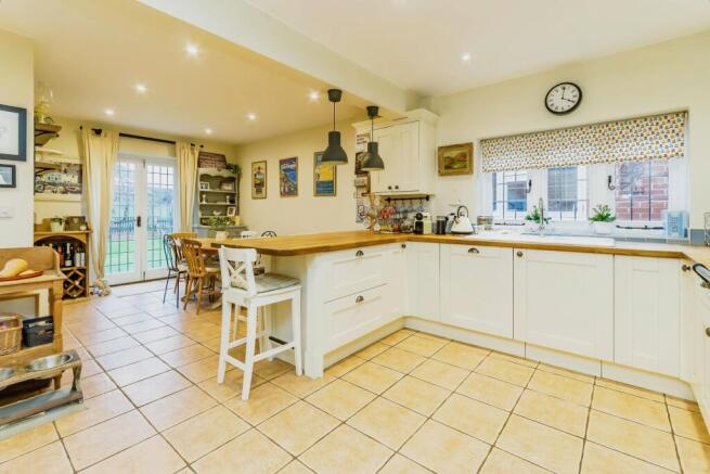Kitchen/Dining room