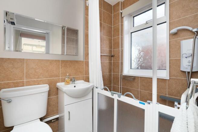 Ground floor shower 