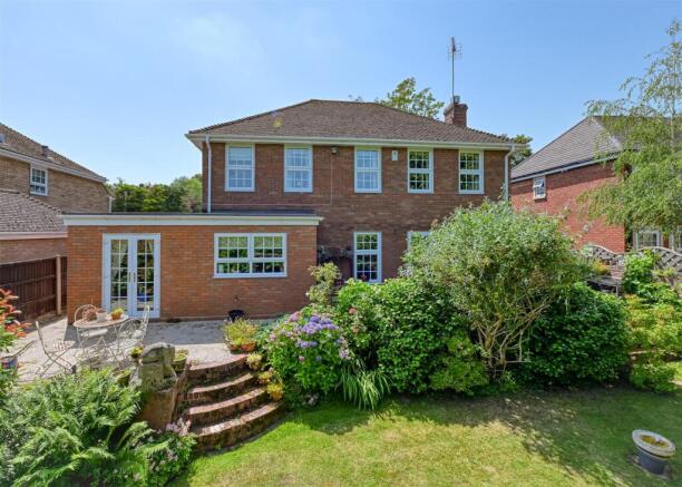 15 Rookwood Drive-04.jpg
