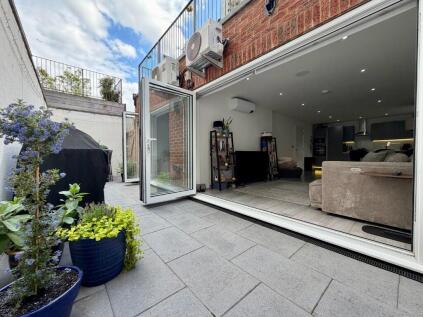South Drive, Coulsdon, Surrey, CR5