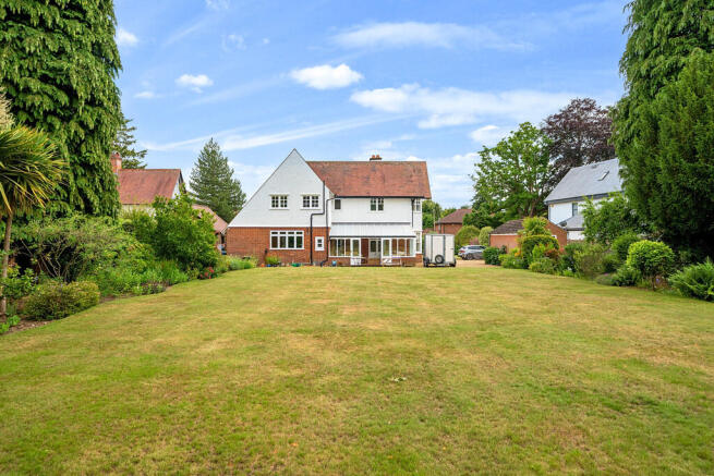 1313903-7-685c72d...