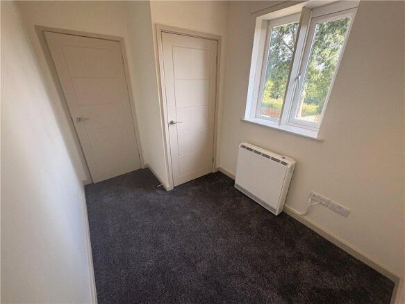 3 bed Semi-Detached to rent Image 11