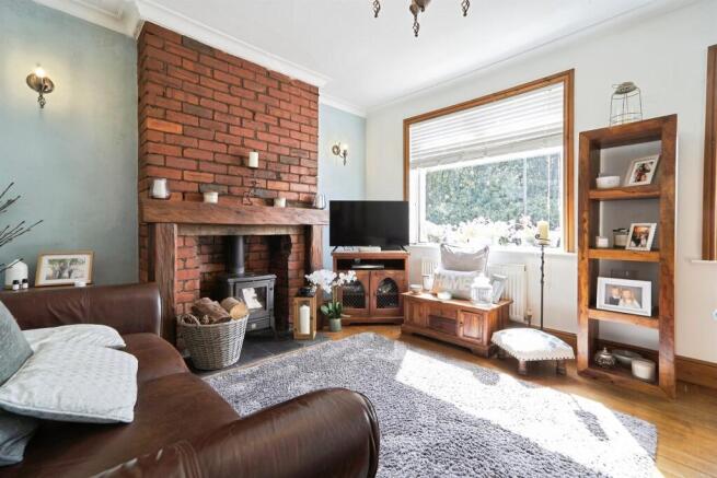 4 bed Semi-Detached for sale Image 4