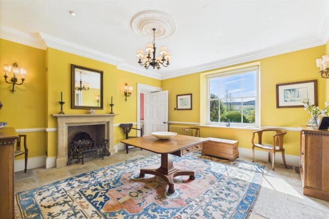 CAM04201G0-PR0078-STILL047