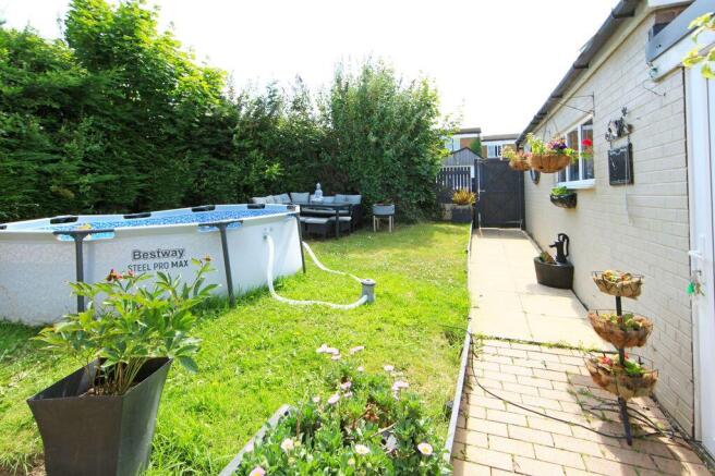 Wealdstone, woodside photo 4