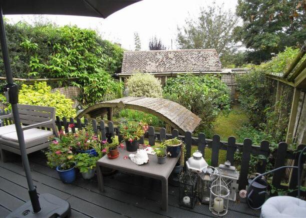 Raised terrace