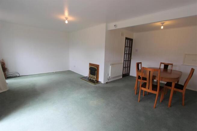 Lounge/Dining Room