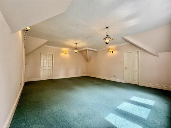 2 bed Apartment for sale Image 9