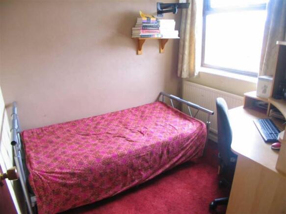 BEDROOM 2