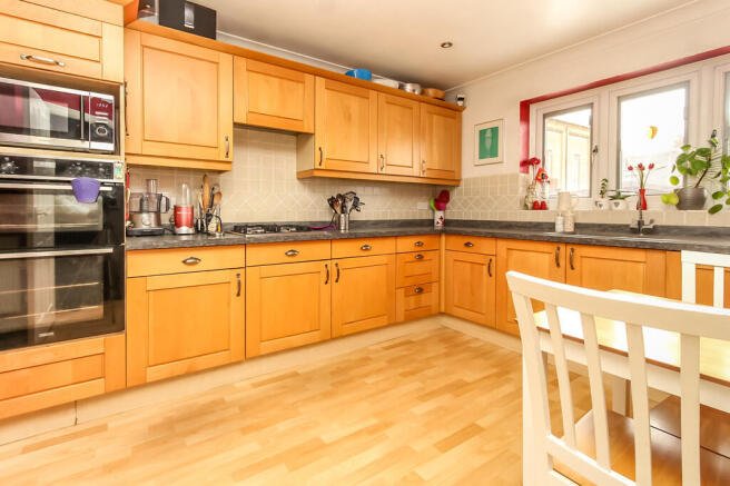 Kitchen/Breakfast...