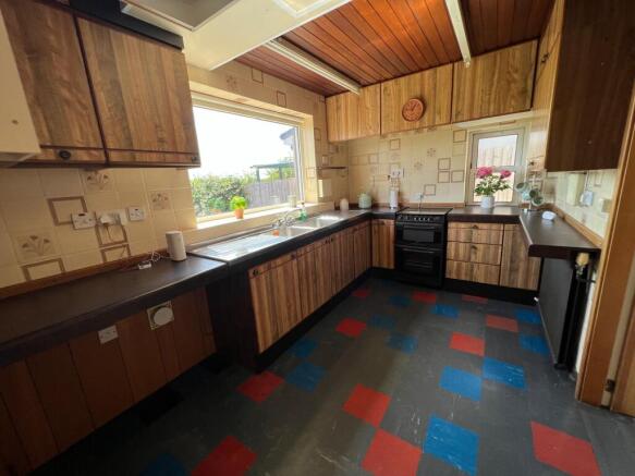 3 bed Bungalow for sale Image 10
