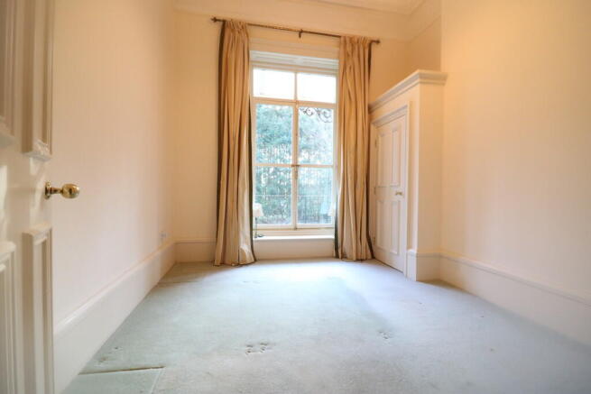 2 bed Apartment to rent Image 10