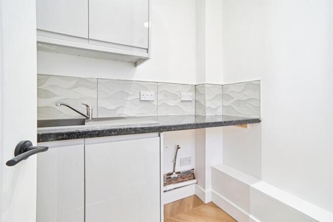 3 bed Terraced for sale Image 8