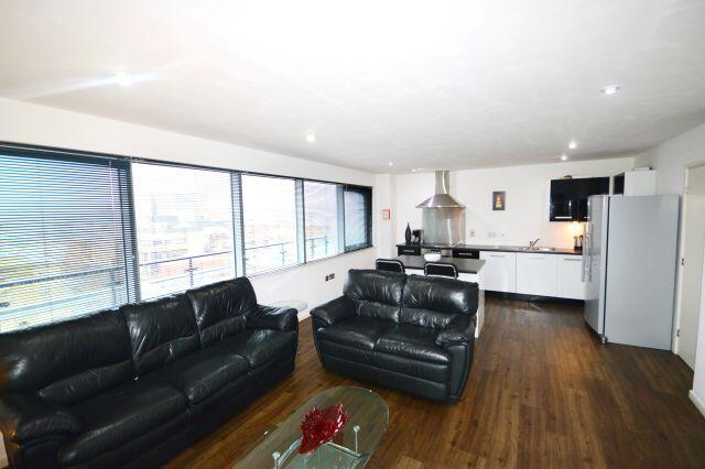 2 bed Apartment to rent Image 4